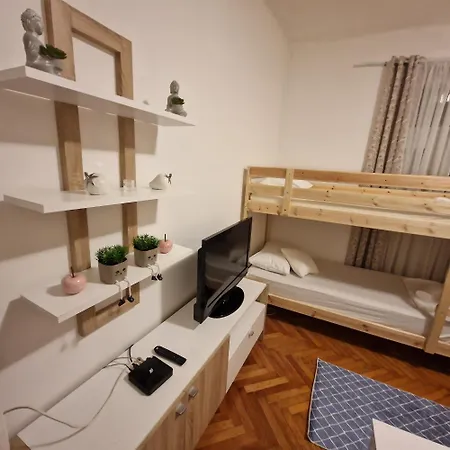 Δωμάτια σε οικογενειακή κατοικία Deluxe Splatin *